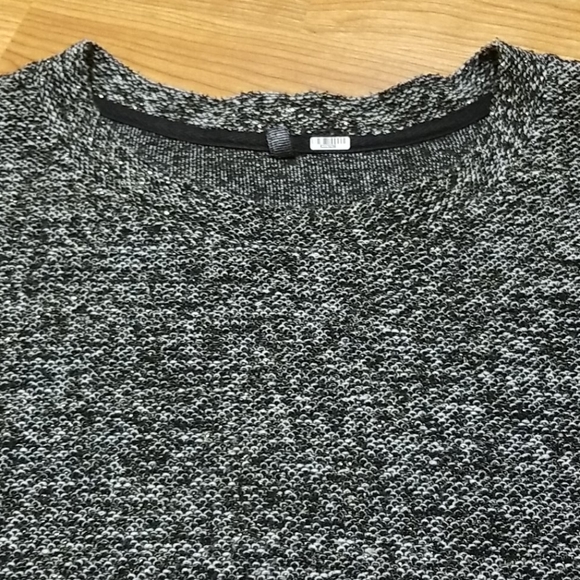 Gorgeous Crops Top - Picture 3 of 4